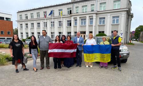 Finansē Eiropas Savienība / Finansējumu nodrošina Eiropas Savienība Patvēruma, migrācijas un integrācijas fonds. Par “Nevalstisko organizāciju pasākumi Ukrainas civiliedzīvotāju atbalstam” projekta “Palīdzības platformaUkrainas civiliedzīvotājiem Vidzemē” saturu atbild nodibinājums “Valmieras novada fonds”.
